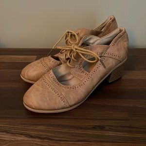 Vintage Style Women's Heels with Laces